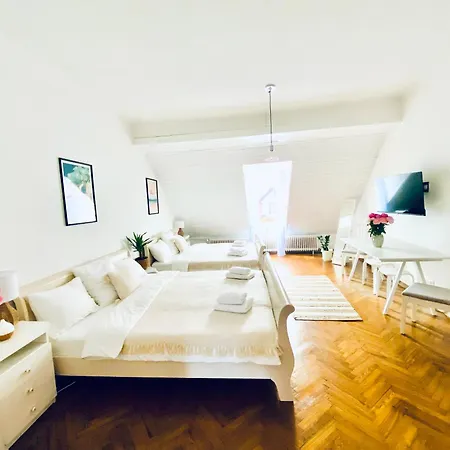 Serenity With Castle & River Views *
